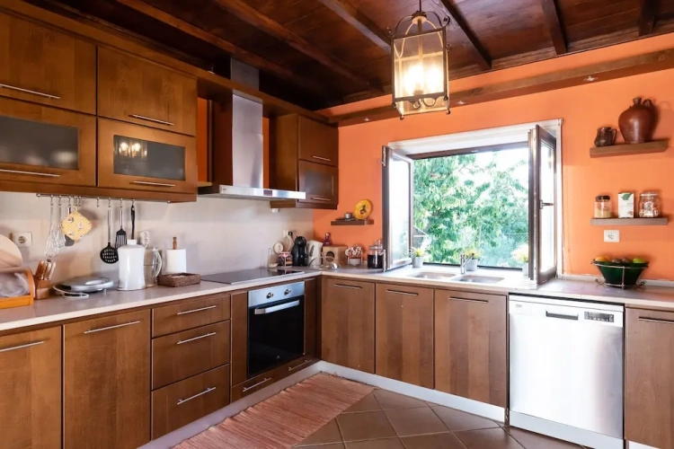 4 Bedrooms Family Villa