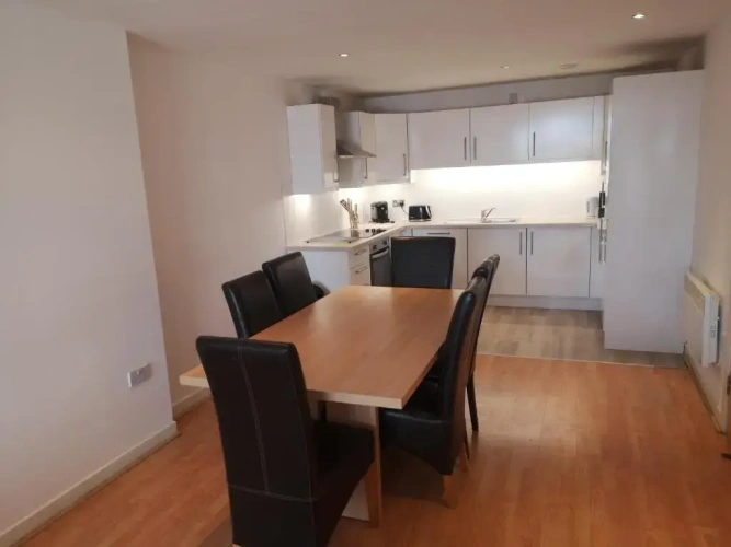 2 Bedrooms Apartment