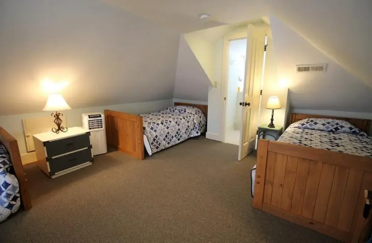 Delaware Avenue 32A
