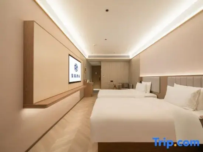 Standard Double room with street view