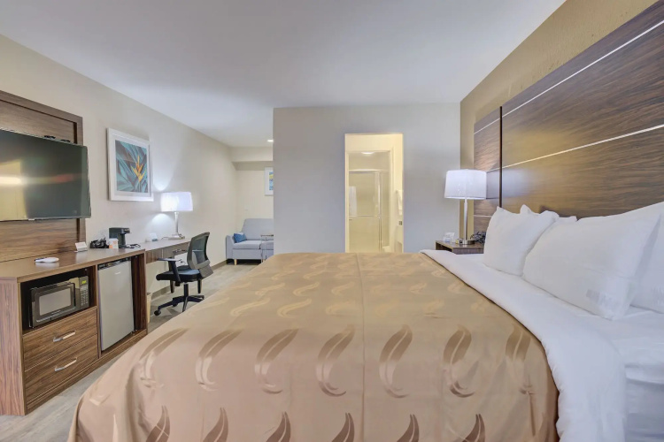 Quality Inn & Suites Suffolk West