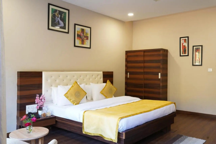 Rawla Ratanpur - Kingfisher Hotel