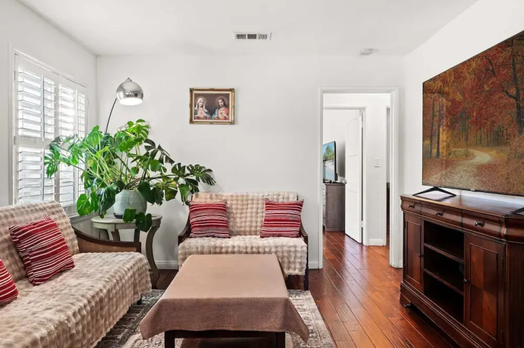 Cozy Pasadena Home Steps From Rose Bowl w Parking