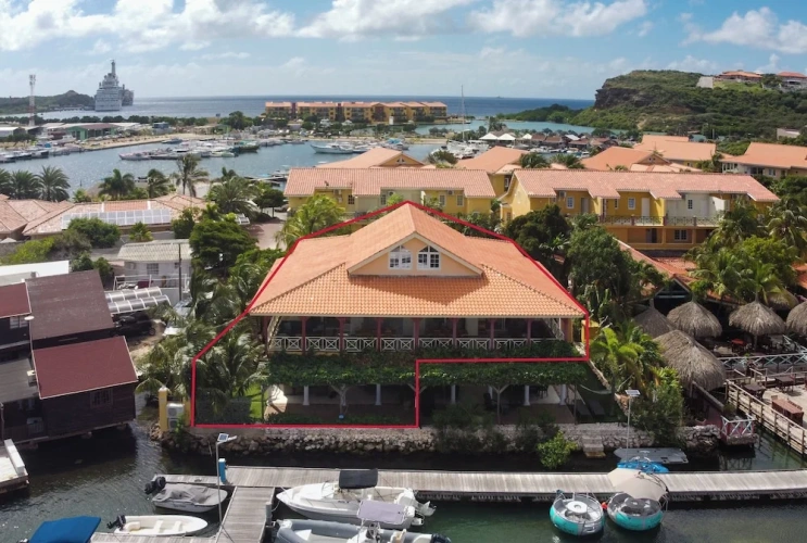 Grand Villa