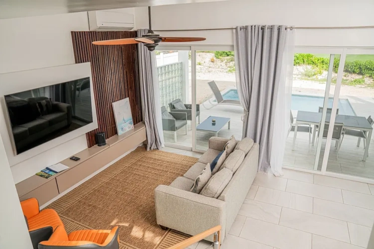 2 Bedrooms Luxury Villa with garden view