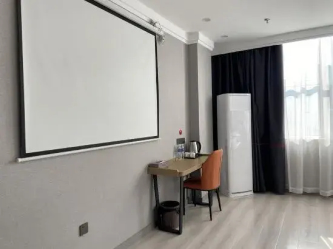 Junyi Chain Hotel (Linyi Zhicheng Road Dushutou Branch)(凤临连锁酒店(临沂琅琊古城店))
