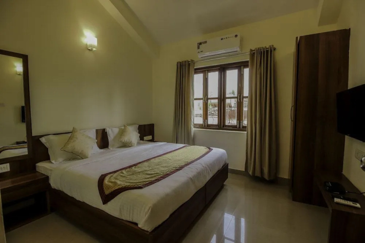 OYO 9891 Home Poolside 2BHK Villa Thalassa
