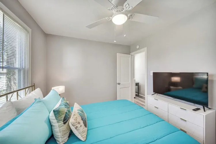 Charming Hampton Home Near Downtown & Beaches!