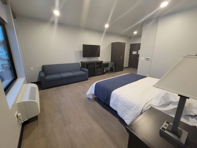 Watershed Hotel