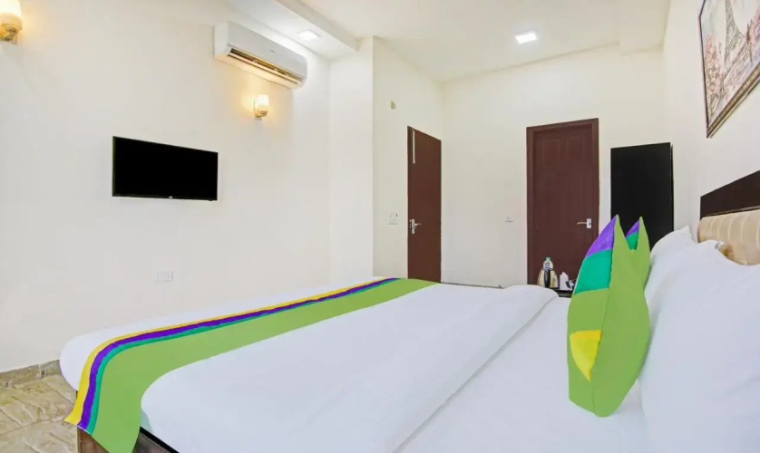 OYO Rooms Noida Sector 72