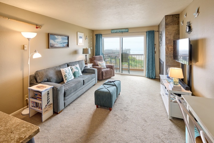 Deluxe Basement Suite with ocean view