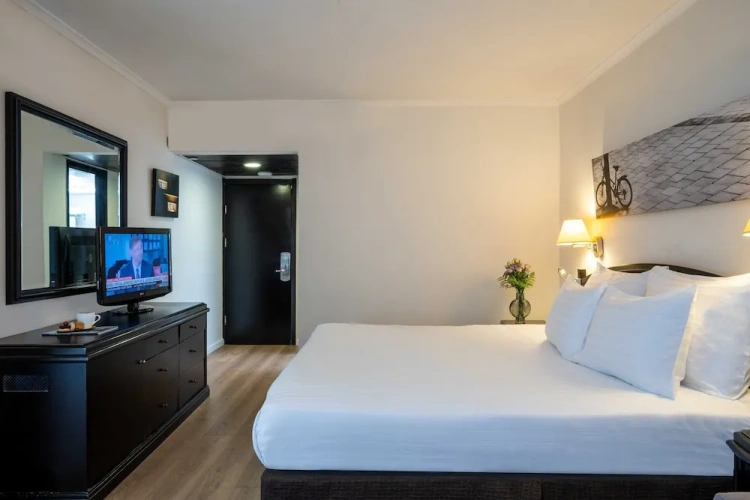 Standard Mid Floor Double room with sea view