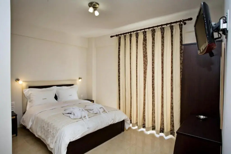 RG Status Hotel