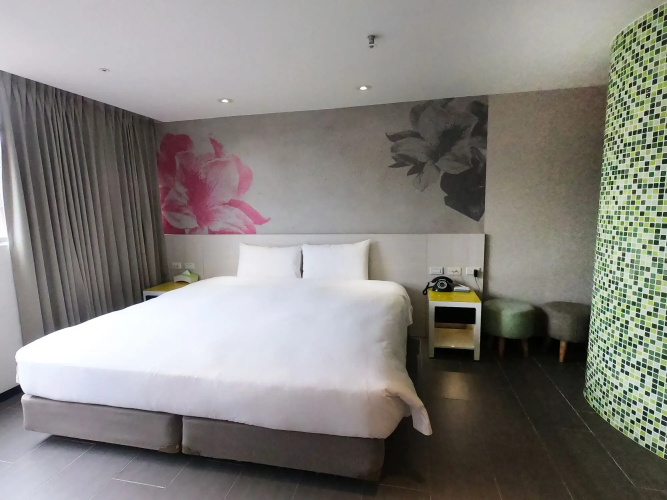 YOUR Hotel