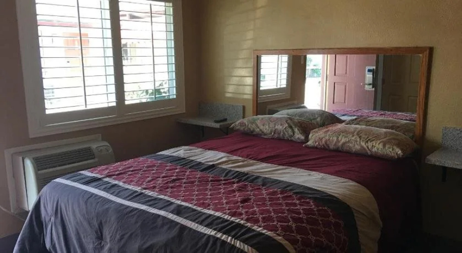 One Ten Motel