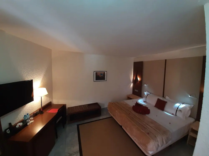 Iris Hotel