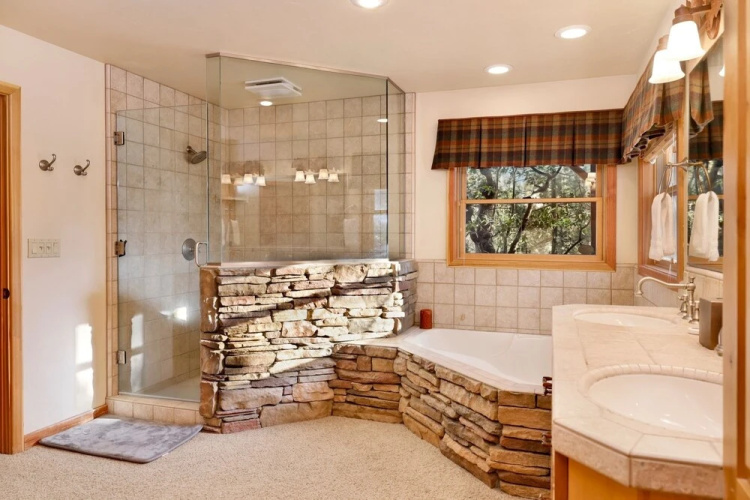 2046-menlo Manor 4 Bedroom Home by Redawning