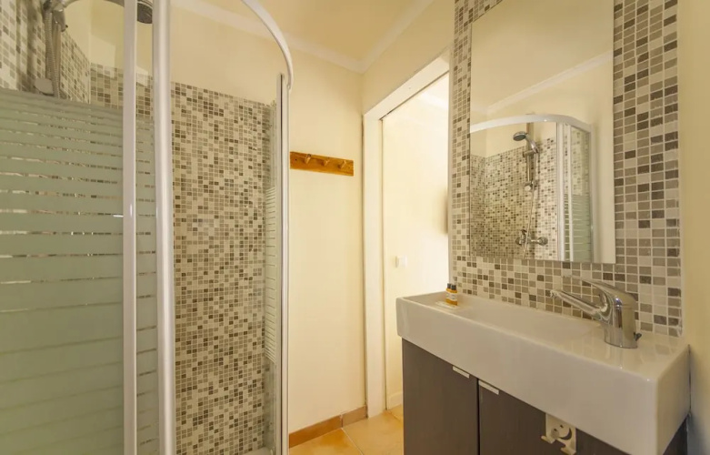 A34 - Oldtown Central Bedroom