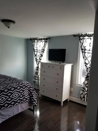 2 Bed Rooms Shared Brooklyn Apartment