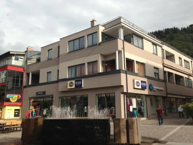 3 Bedrooms Apartment