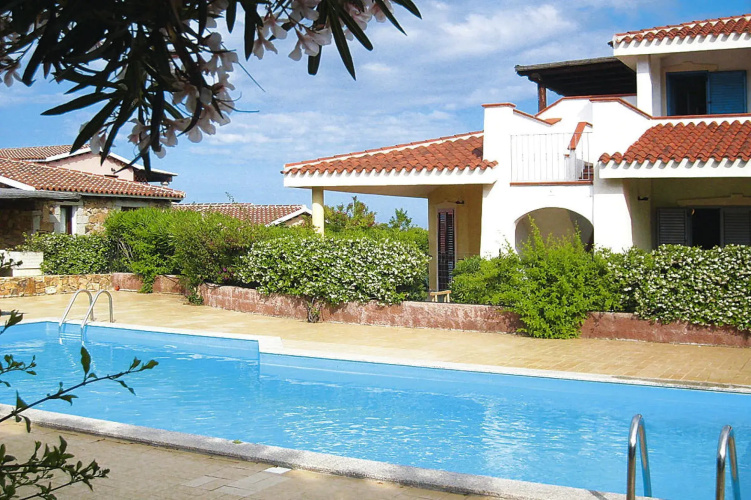 Apartment in Monte Petrosu with terrace