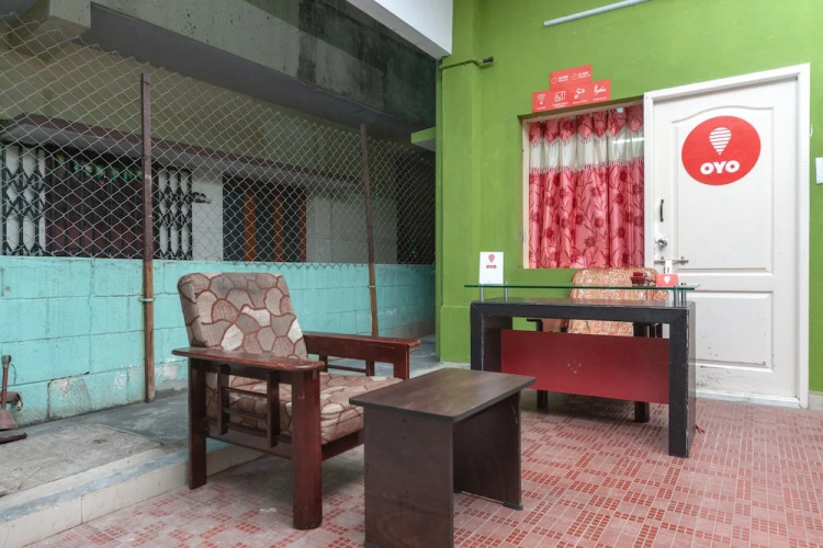 OYO 26936 Adhithya Inn