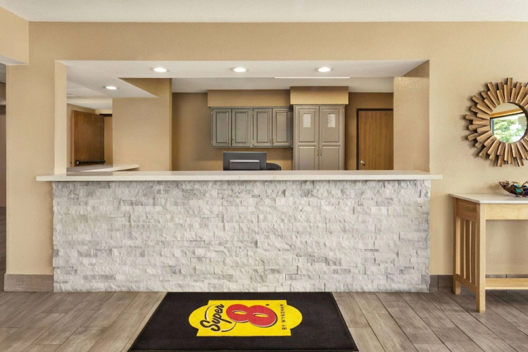Super 8 Ankeny/Des Moines Area