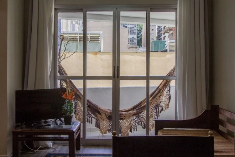 Apartamento na Rua Frei Caneca 750
