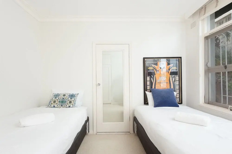 Harbour Front Single Level Apartment