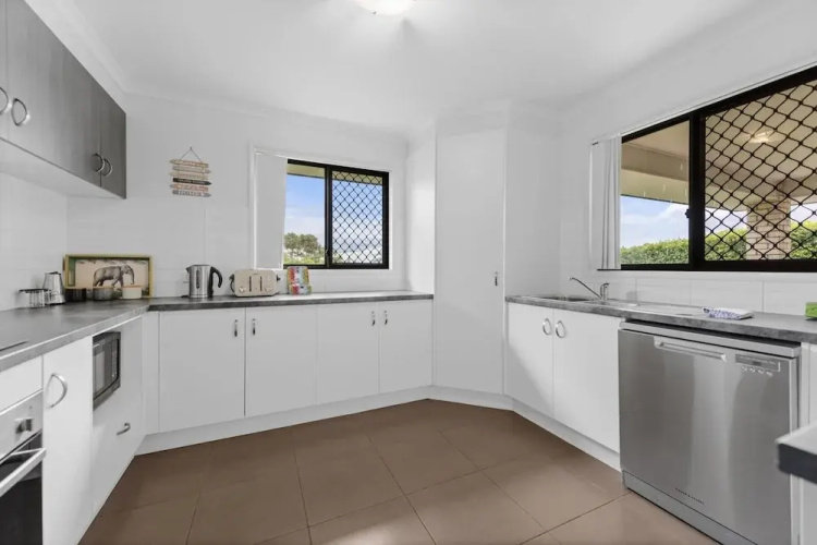 Charming 3-bed Home On Sunshine Coast
