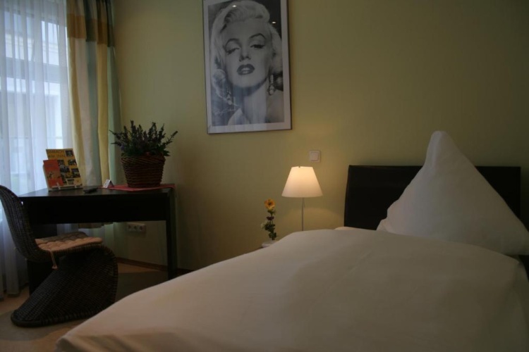 Standard Single room