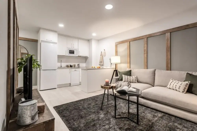Beraldi - 1 Bedroom and Shared Pool in Trafalgar