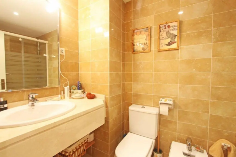 1105 beachfront apartment golden mile marbella