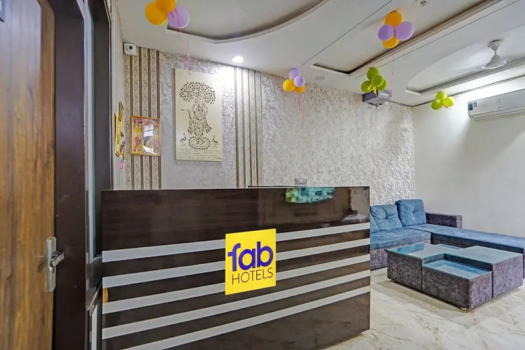 Fabhotel Shubh Palace