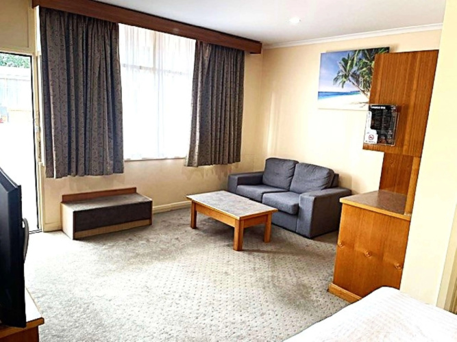 Glenelg Motel