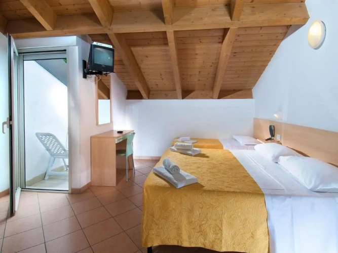 Classic Quadruple room
