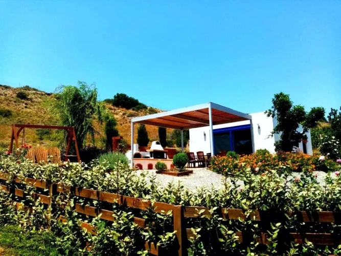2 Bedrooms Cottage