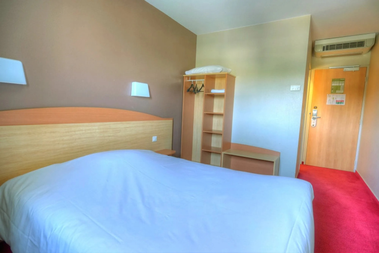 B&B HOTEL Saint-Etienne Monthieu