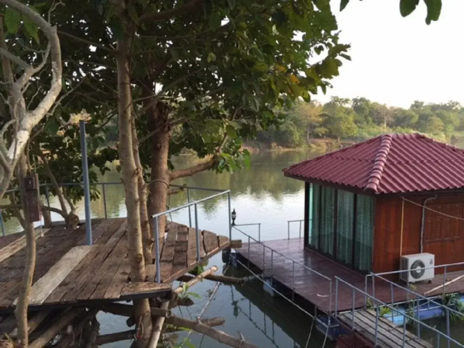 Lollop Resort