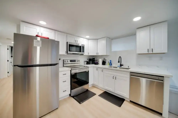 3 Bedrooms Apartment
