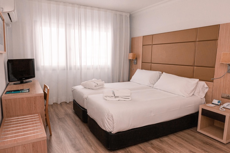 Hotel Virgen de los Reyes photo 18