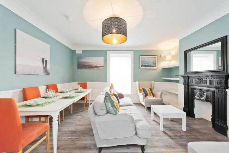 Sweet Inn - Gorgeous Howth I