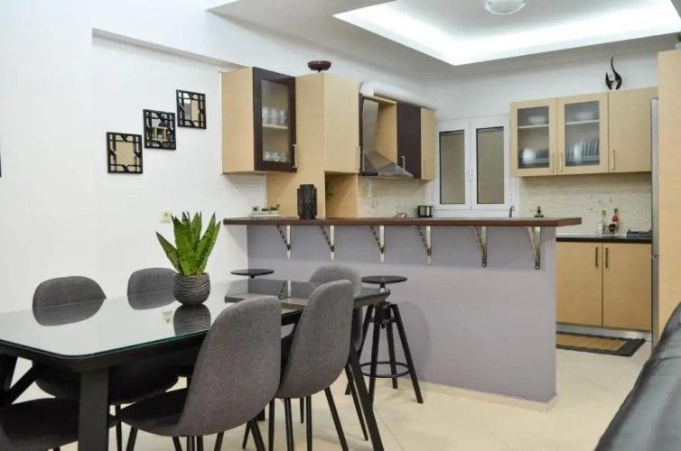 2 Bedrooms Apartment
