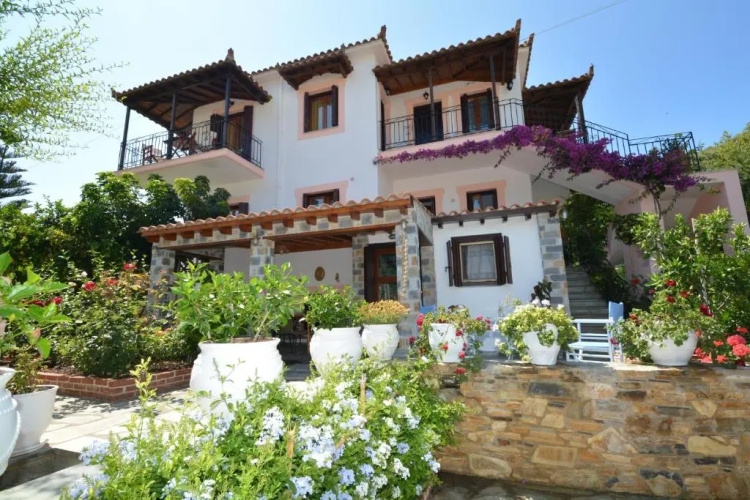 Korinas House