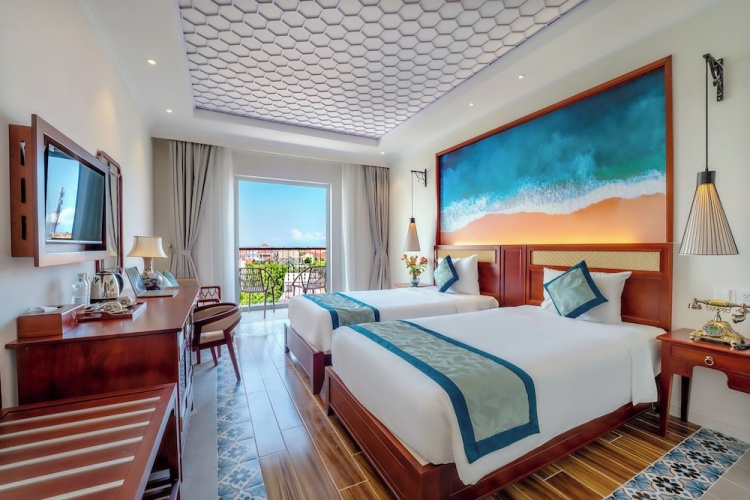 Deluxe Double room with balcony and with city view