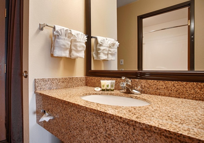Best Western Plus Corning Inn photo 11
