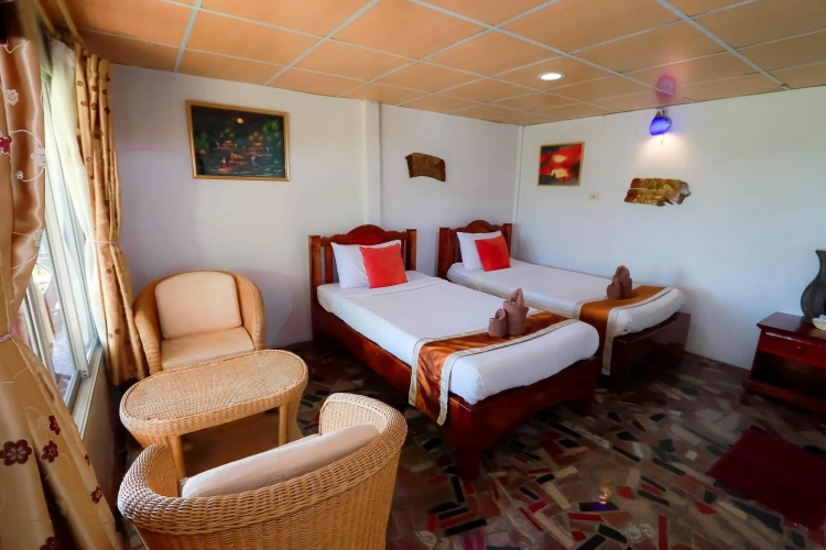 Standard Twin room