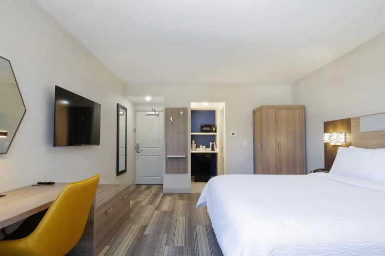 Holiday Inn Express & Suites Phoenix - Tempe by IHG