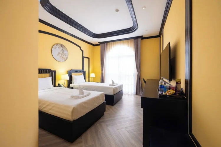 Deluxe Twin room with balcony and with city view