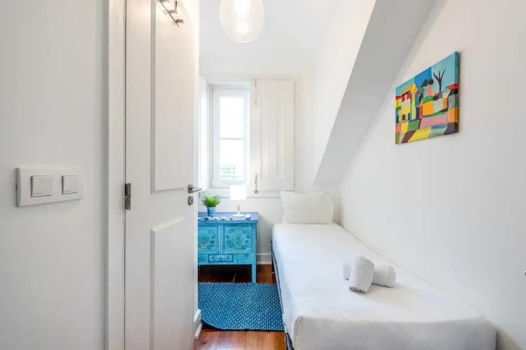 Rustic-style Apt Near Bairro Alto